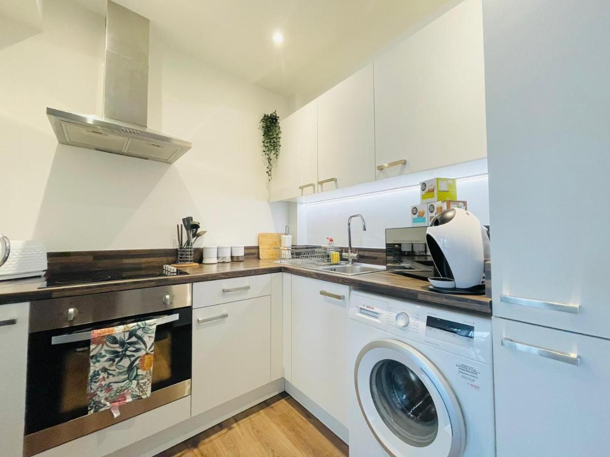 Park Street Apartment Luton By Hostaguest Εξωτερικό φωτογραφία